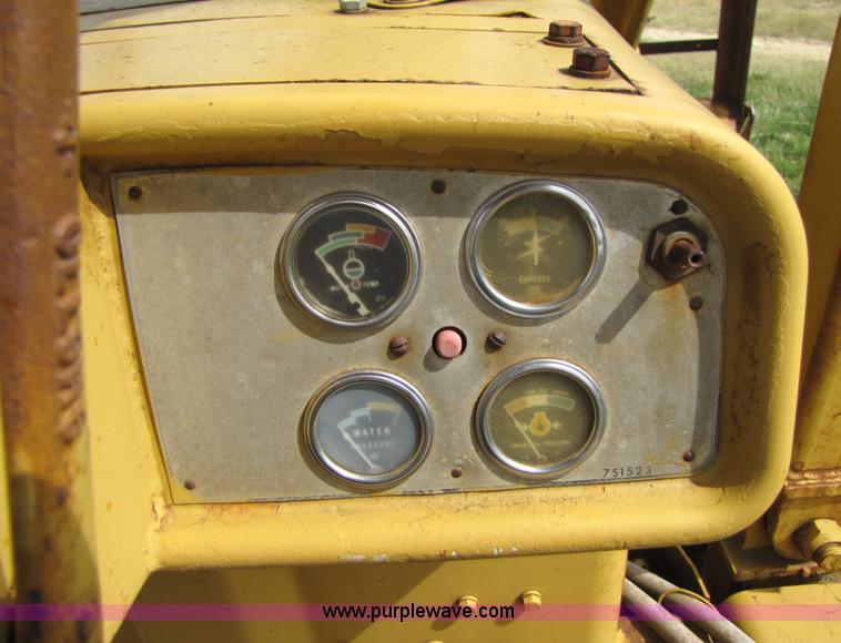 image for item 3443 1972 Caterpillar D5 dozer