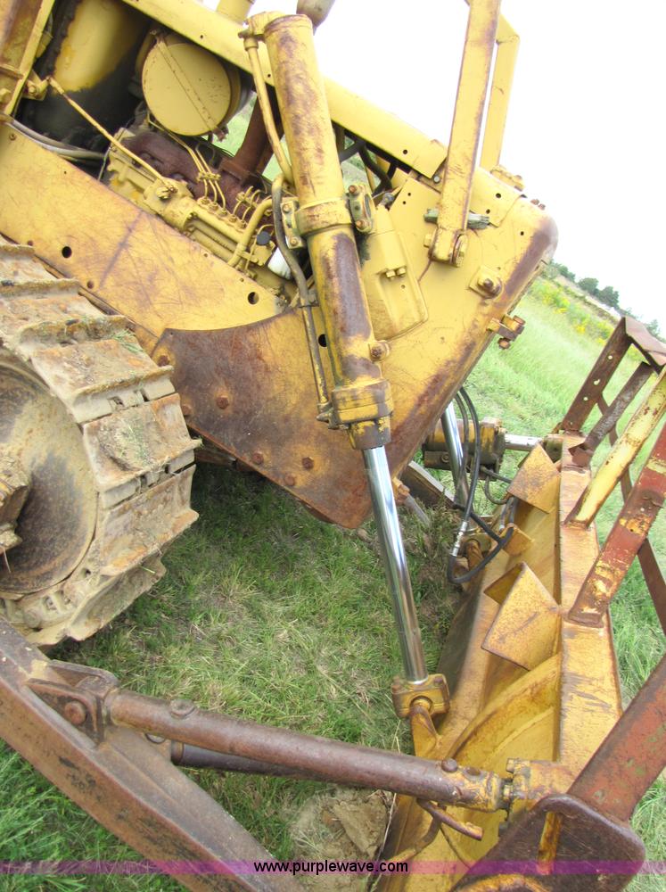 image for item 3443 1972 Caterpillar D5 dozer