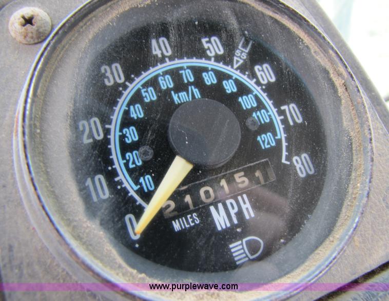 image for item 3444 1984 Mack MR685S rolloff truck