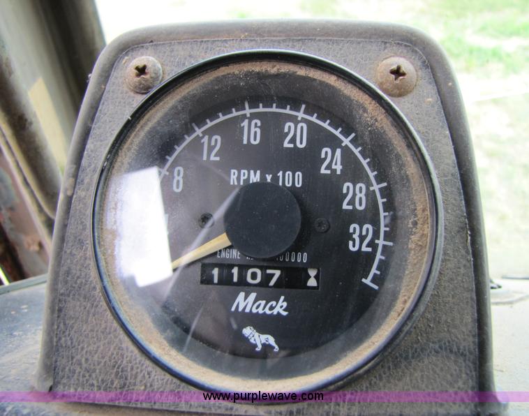 image for item 3444 1984 Mack MR685S rolloff truck