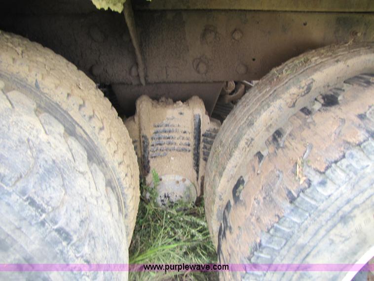 image for item 3444 1984 Mack MR685S rolloff truck