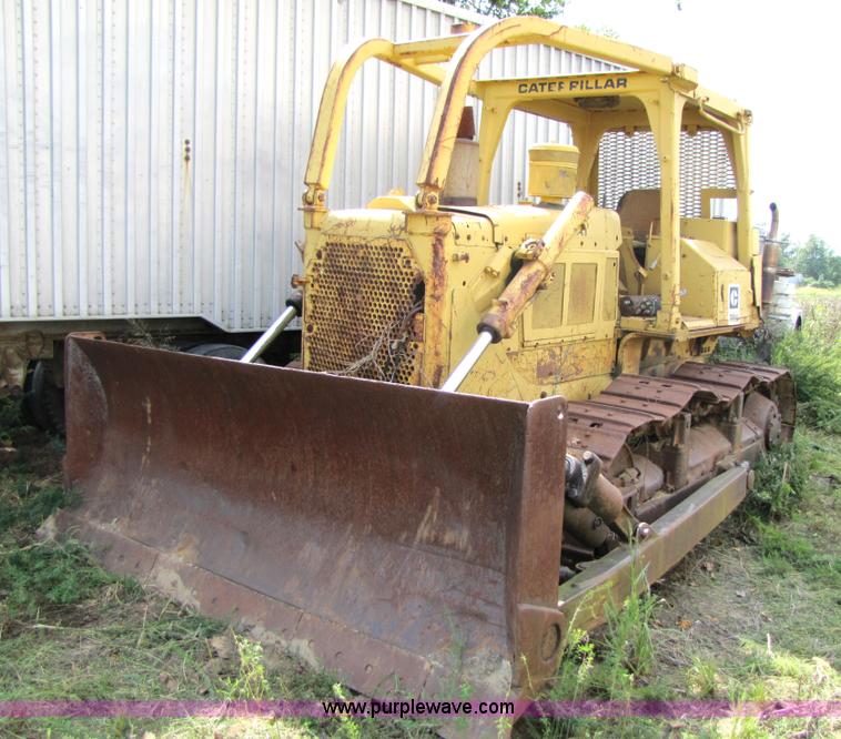 image for item 3445 1984 Caterpillar D6D dozer