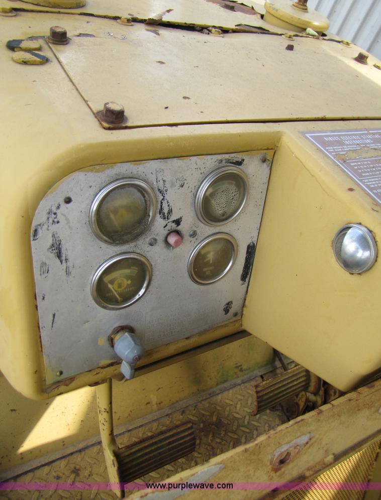 image for item 3445 1984 Caterpillar D6D dozer