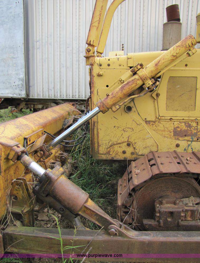 image for item 3445 1984 Caterpillar D6D dozer