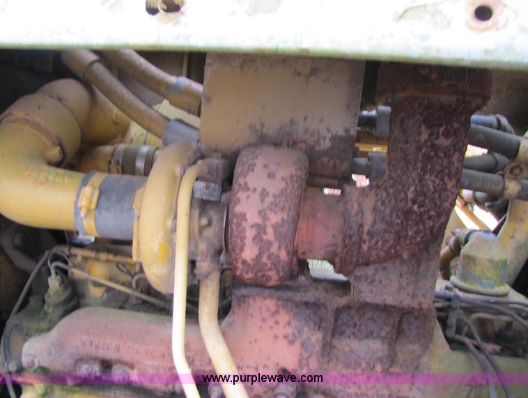 image for item 3445 1984 Caterpillar D6D dozer