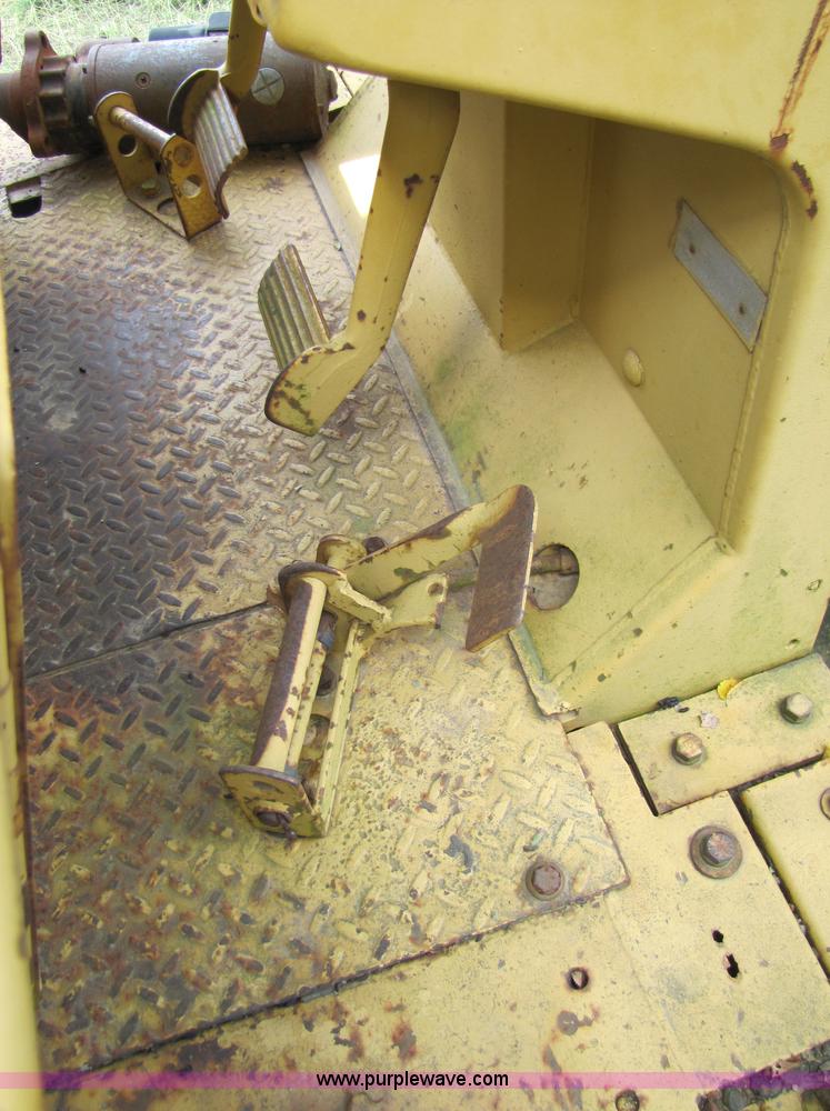 image for item 3445 1984 Caterpillar D6D dozer