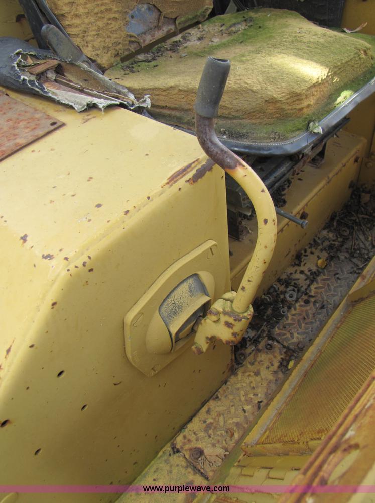 image for item 3445 1984 Caterpillar D6D dozer