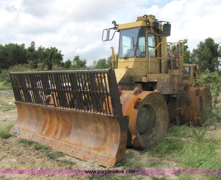 image for item 3446 Caterpillar 826C compactor