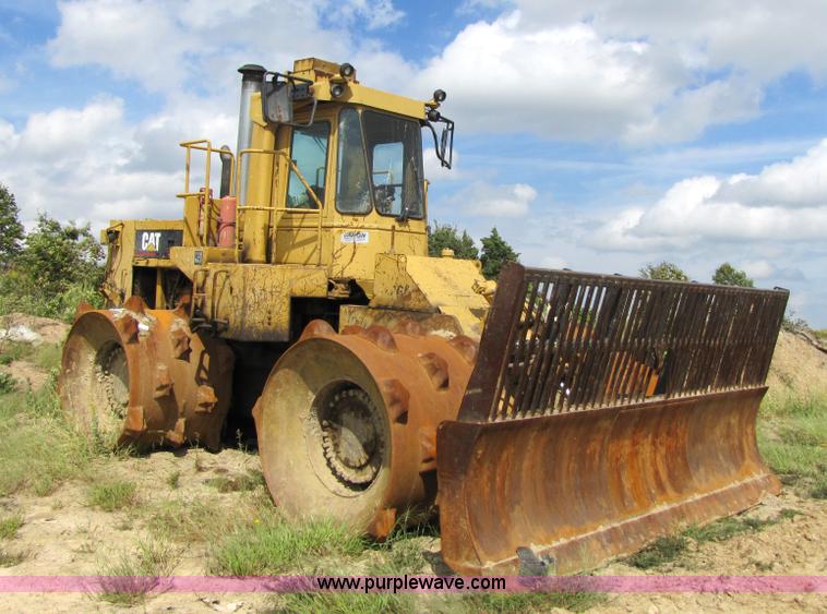 image for item 3446 Caterpillar 826C compactor