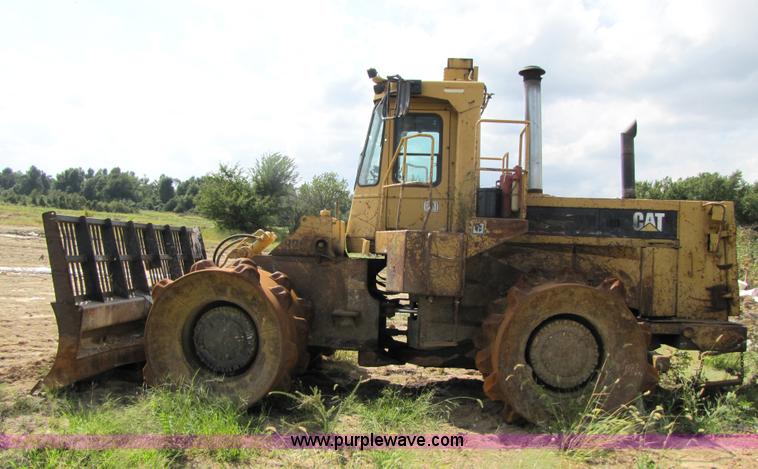 image for item 3446 Caterpillar 826C compactor