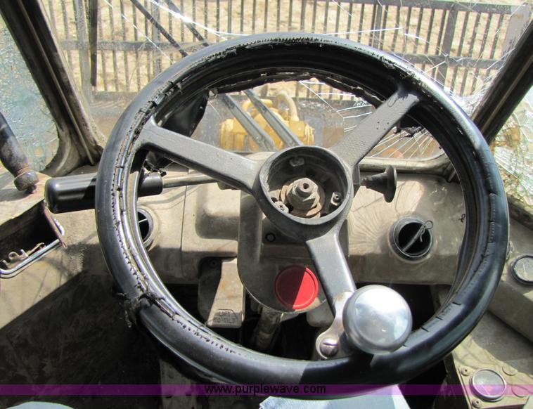 image for item 3446 Caterpillar 826C compactor