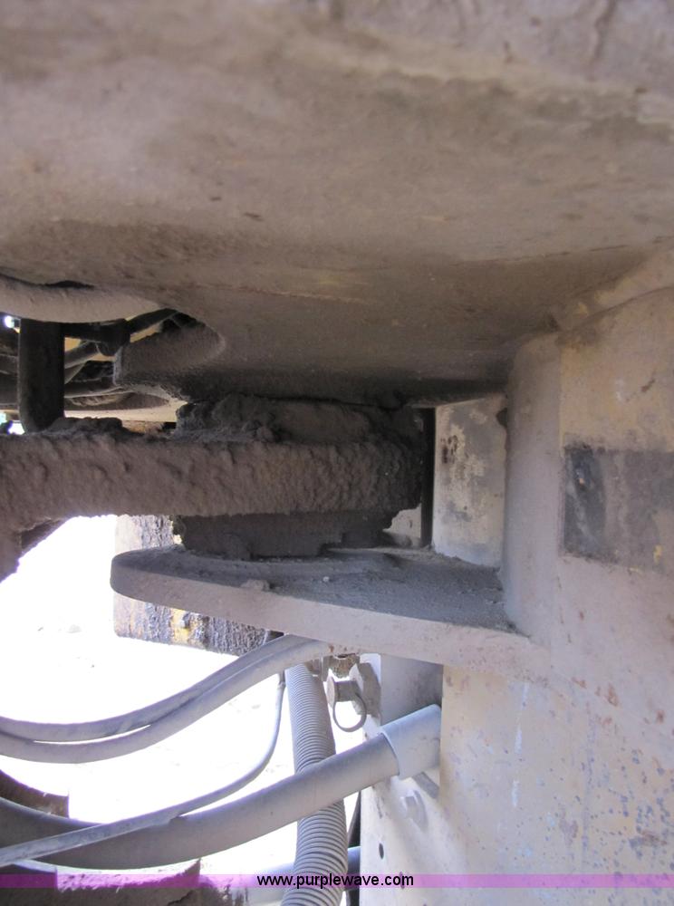 image for item 3446 Caterpillar 826C compactor