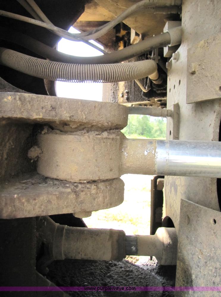 image for item 3446 Caterpillar 826C compactor