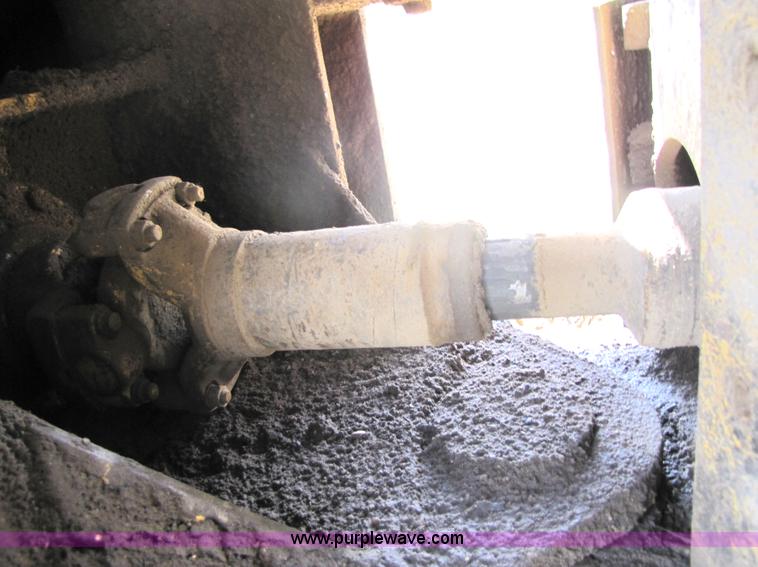 image for item 3446 Caterpillar 826C compactor