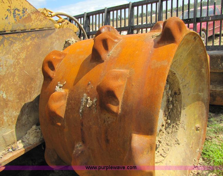 image for item 3446 Caterpillar 826C compactor