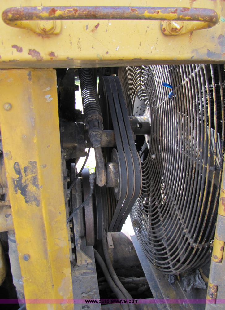 image for item 3446 Caterpillar 826C compactor