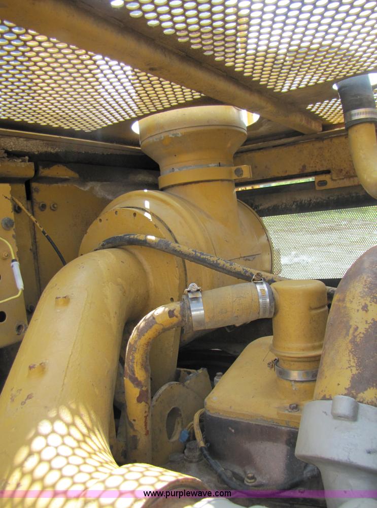 image for item 3446 Caterpillar 826C compactor