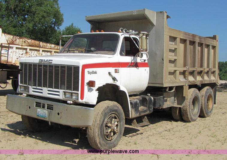 image for item 3576 1981 GMC Topkick C7D064 dump truck