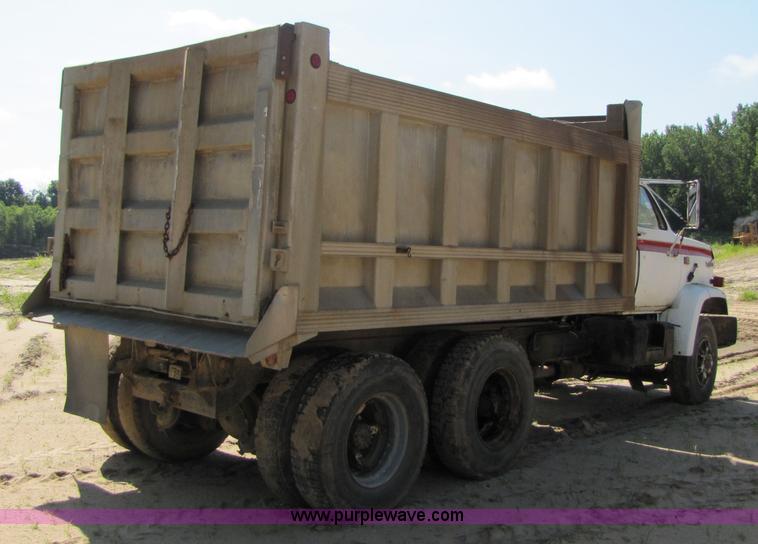 image for item 3576 1981 GMC Topkick C7D064 dump truck