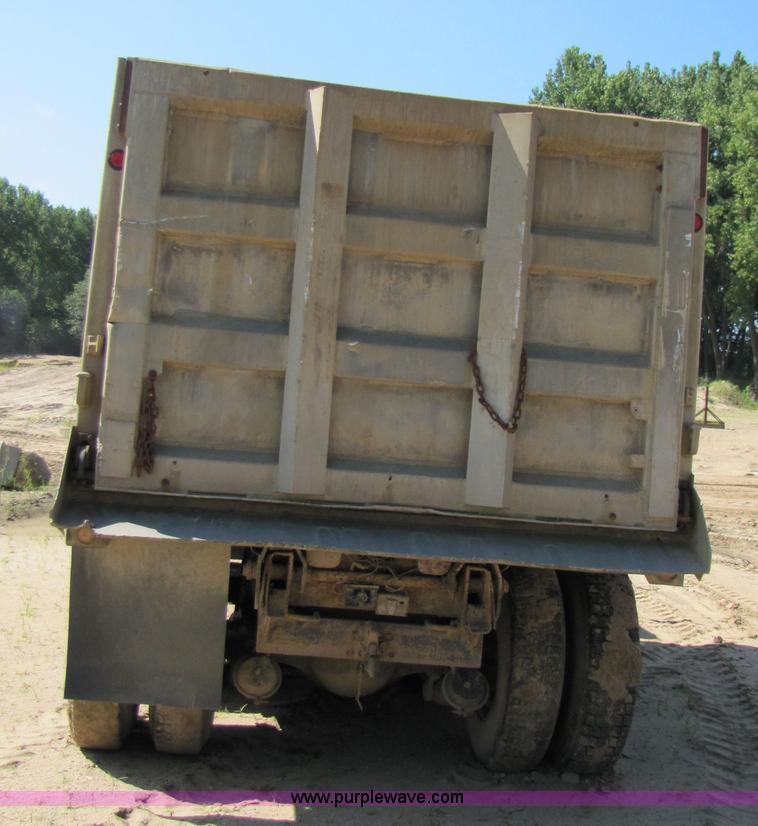 image for item 3576 1981 GMC Topkick C7D064 dump truck