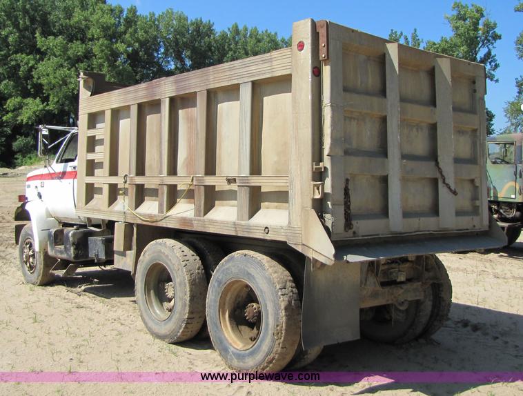 image for item 3576 1981 GMC Topkick C7D064 dump truck
