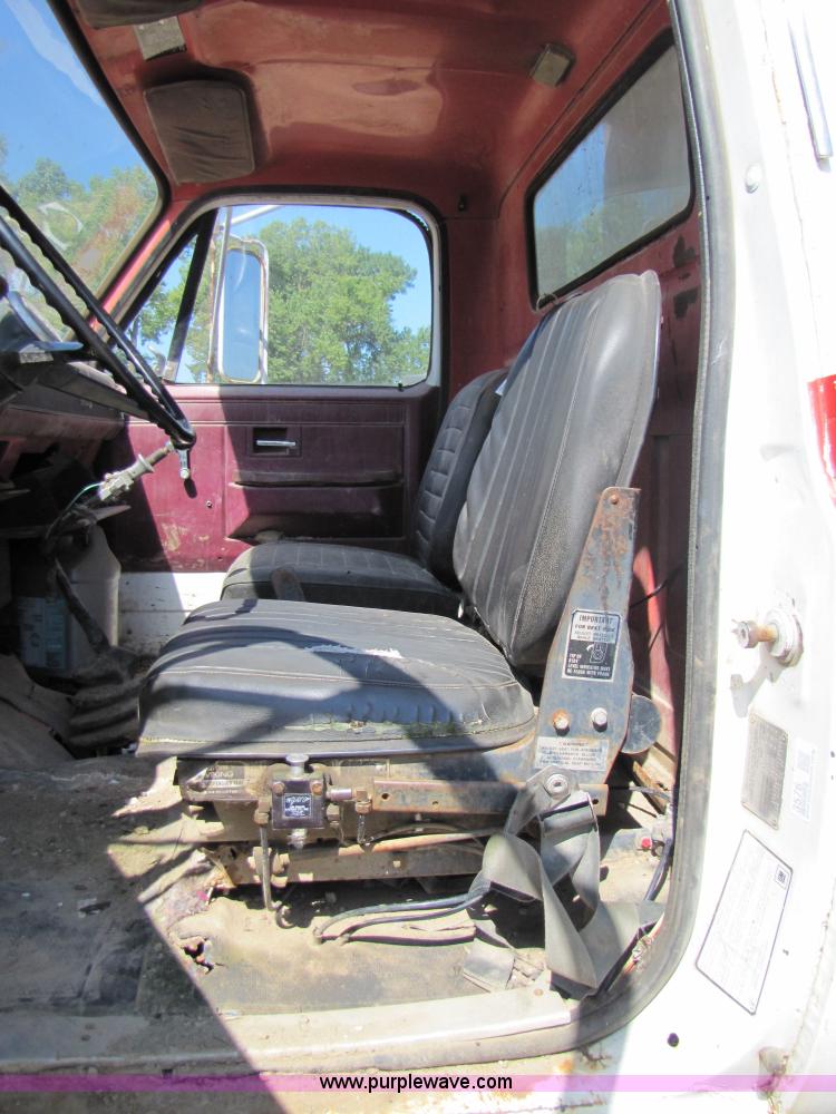 image for item 3576 1981 GMC Topkick C7D064 dump truck