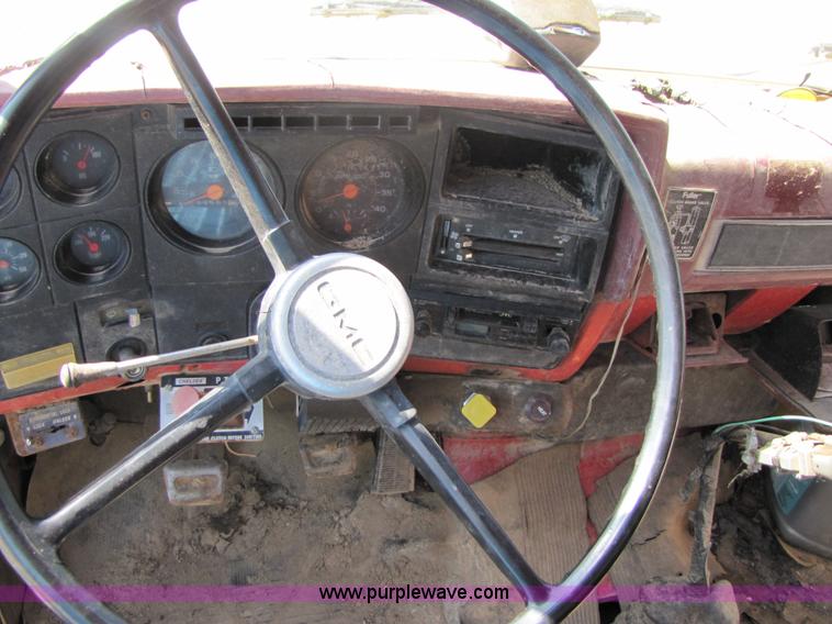 image for item 3576 1981 GMC Topkick C7D064 dump truck