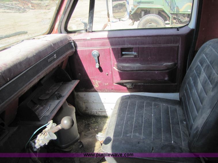 image for item 3576 1981 GMC Topkick C7D064 dump truck