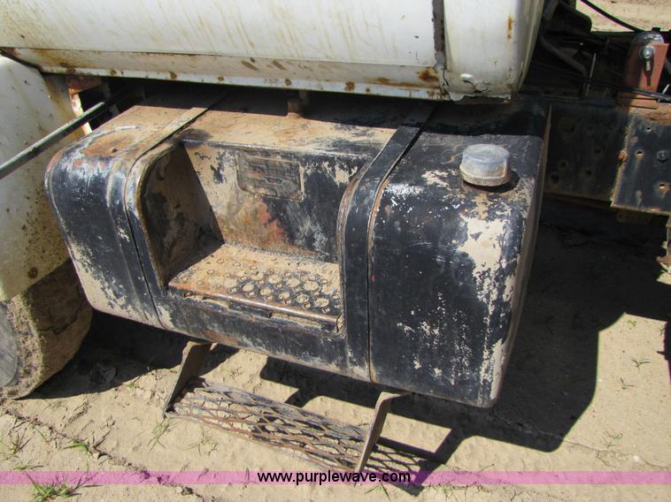 image for item 3576 1981 GMC Topkick C7D064 dump truck