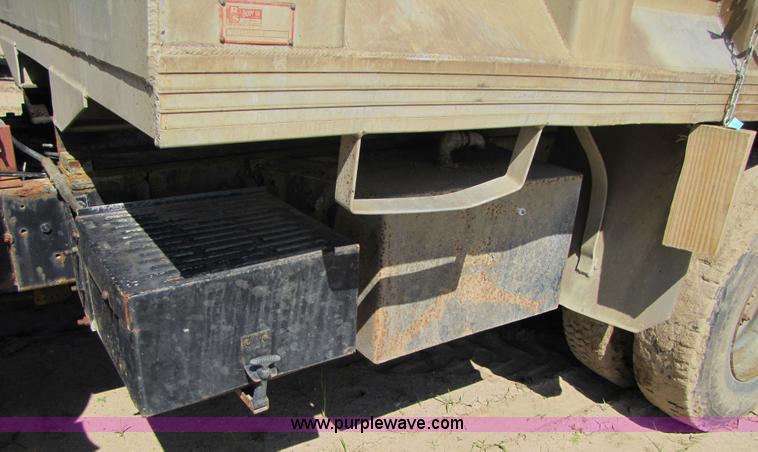 image for item 3576 1981 GMC Topkick C7D064 dump truck