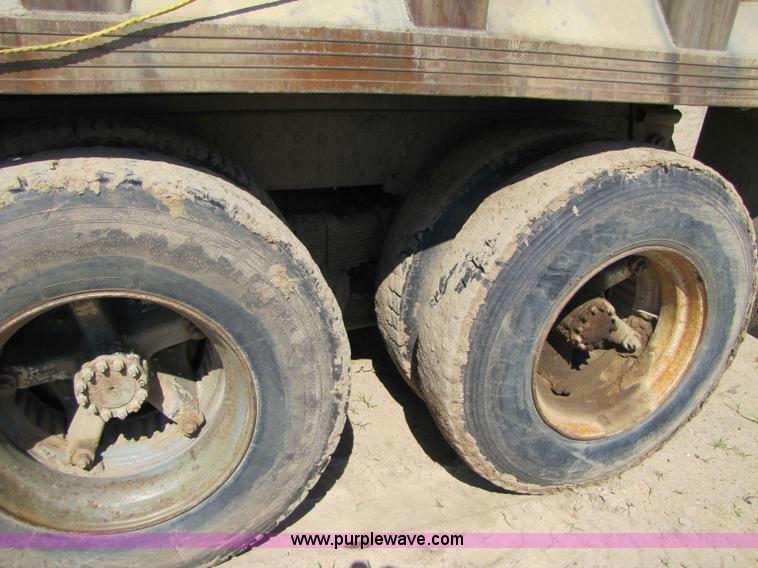 image for item 3576 1981 GMC Topkick C7D064 dump truck