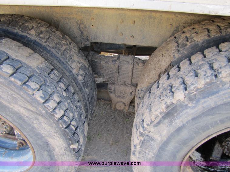 image for item 3576 1981 GMC Topkick C7D064 dump truck