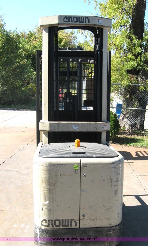 image for item 3757 Crown SP3020-30 upright forklift/stock picker