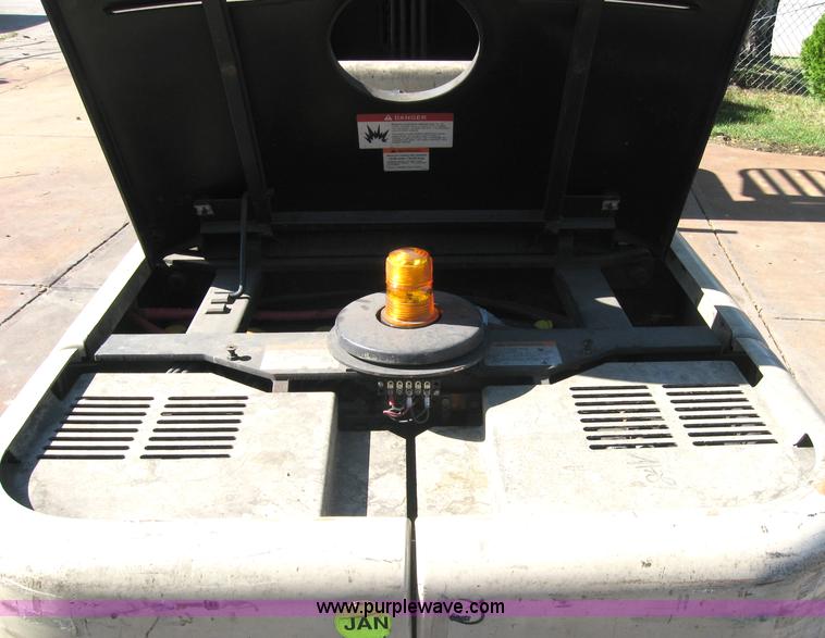 image for item 3757 Crown SP3020-30 upright forklift/stock picker