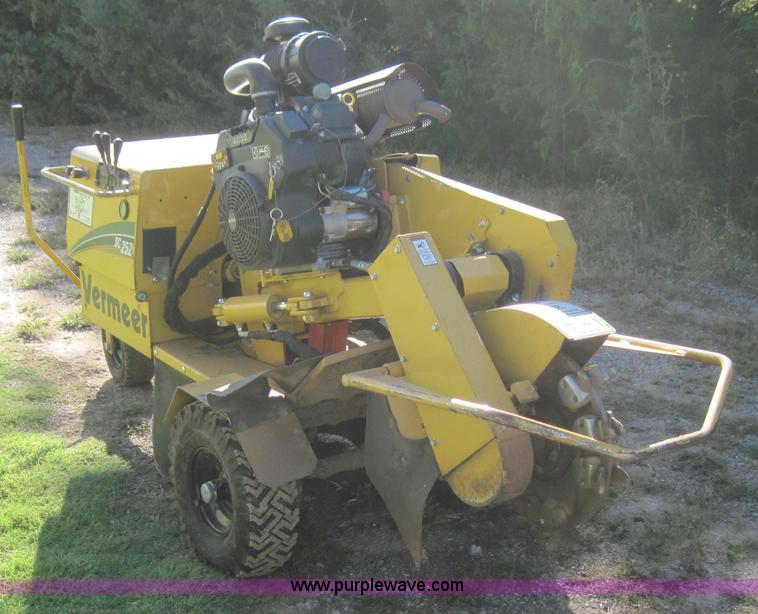 image for item 4117 2007 Vermeer SC252 stump cutter