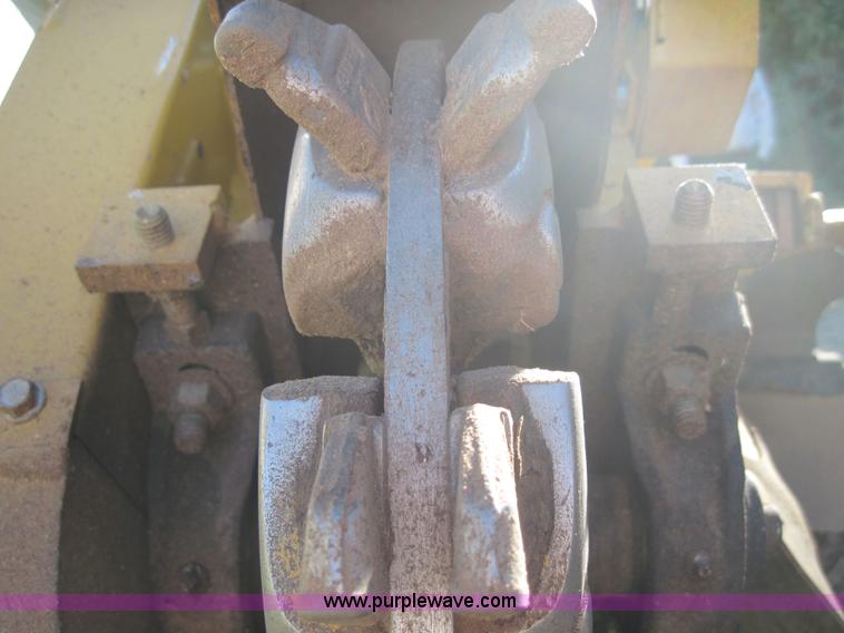 image for item 4117 2007 Vermeer SC252 stump cutter