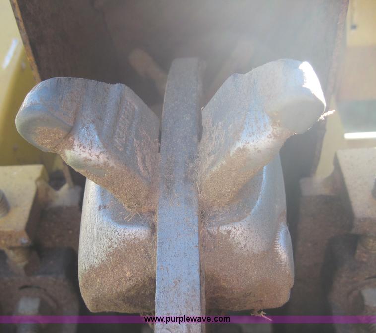 image for item 4117 2007 Vermeer SC252 stump cutter