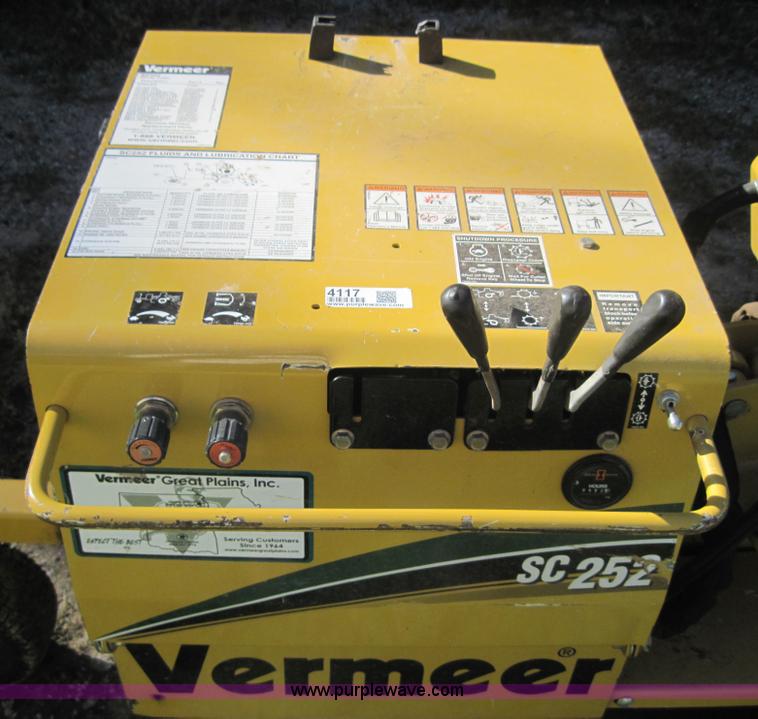 image for item 4117 2007 Vermeer SC252 stump cutter