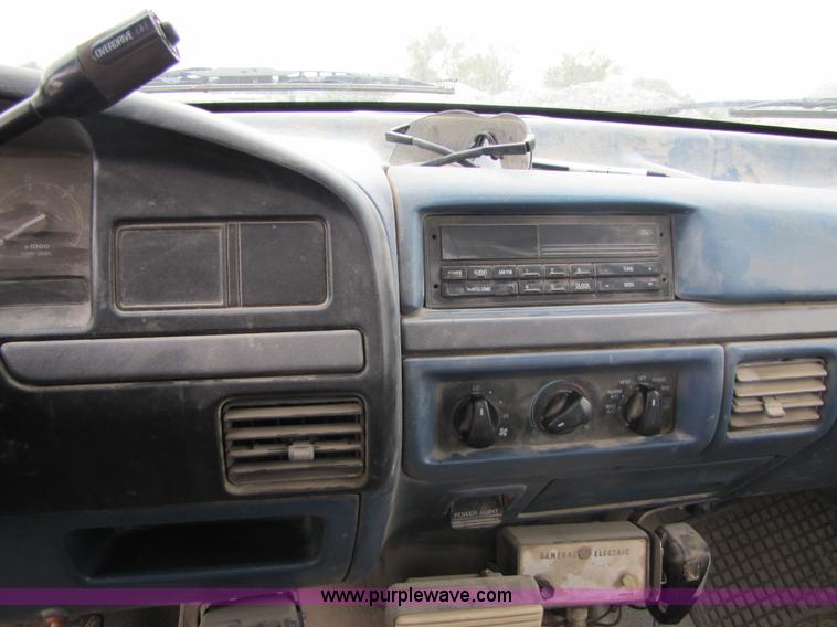 image for item 4762 1995 Ford F350 dually flatbed truck