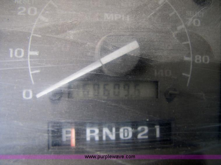 image for item 4762 1995 Ford F350 dually flatbed truck