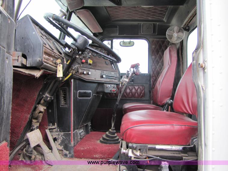 image for item 4763 1982 Freightliner FLC-64T semi truck