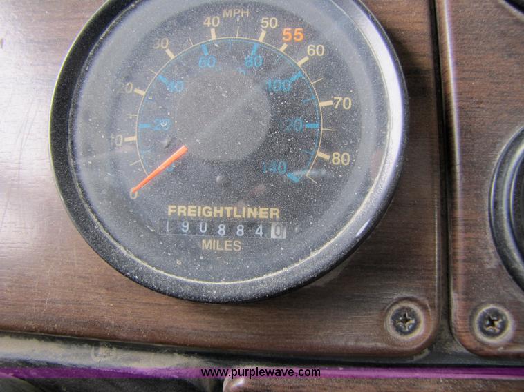 image for item 4763 1982 Freightliner FLC-64T semi truck