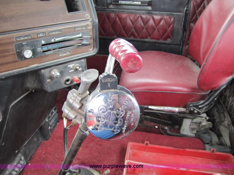 image for item 4763 1982 Freightliner FLC-64T semi truck