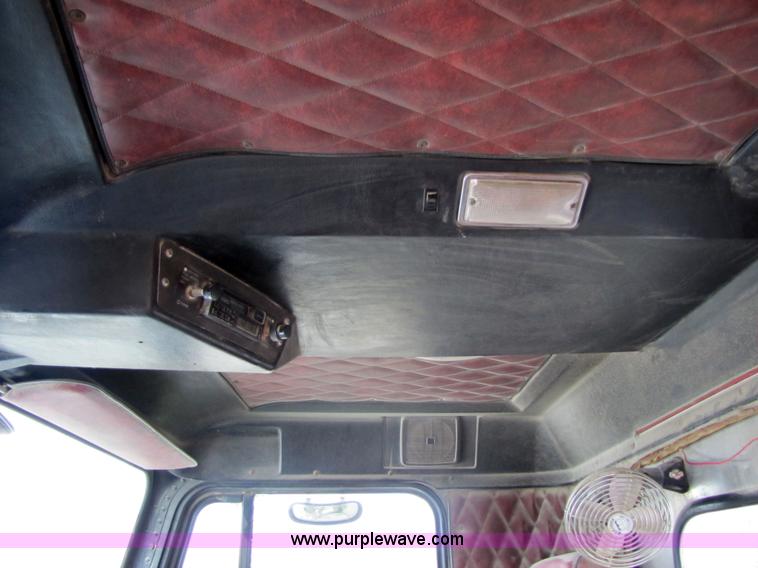 image for item 4763 1982 Freightliner FLC-64T semi truck