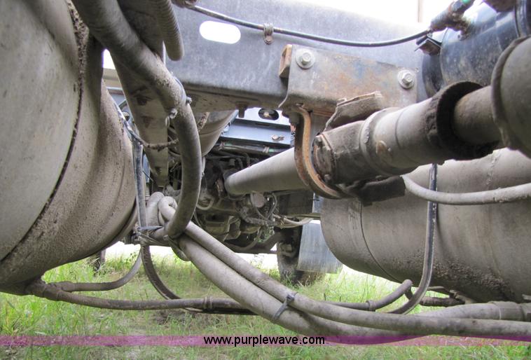 image for item 4763 1982 Freightliner FLC-64T semi truck