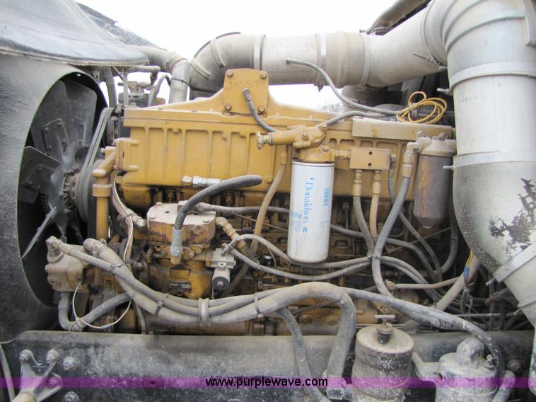 image for item 4763 1982 Freightliner FLC-64T semi truck