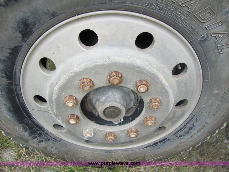 image for item 4763 1982 Freightliner FLC-64T semi truck