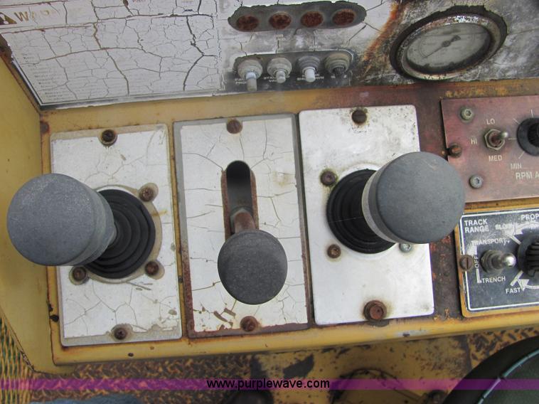 image for item 4900 Vermeer T-655 trencher