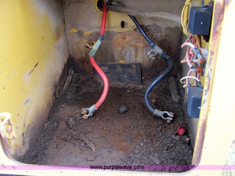 image for item 4900 Vermeer T-655 trencher