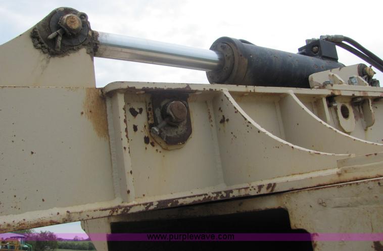 image for item 4901 2000 Tesmec TRS 1085B trencher